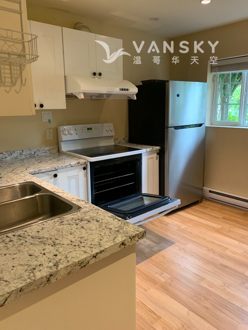 260604170033_Downstair kitchen.jpg